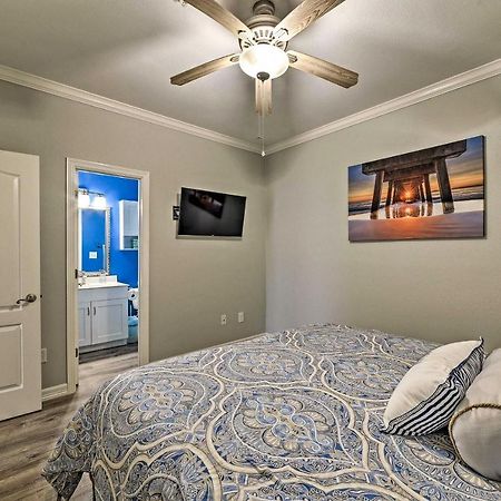 Modern Island Condo With Pool Steps To The Beach! South Padre Island Esterno foto