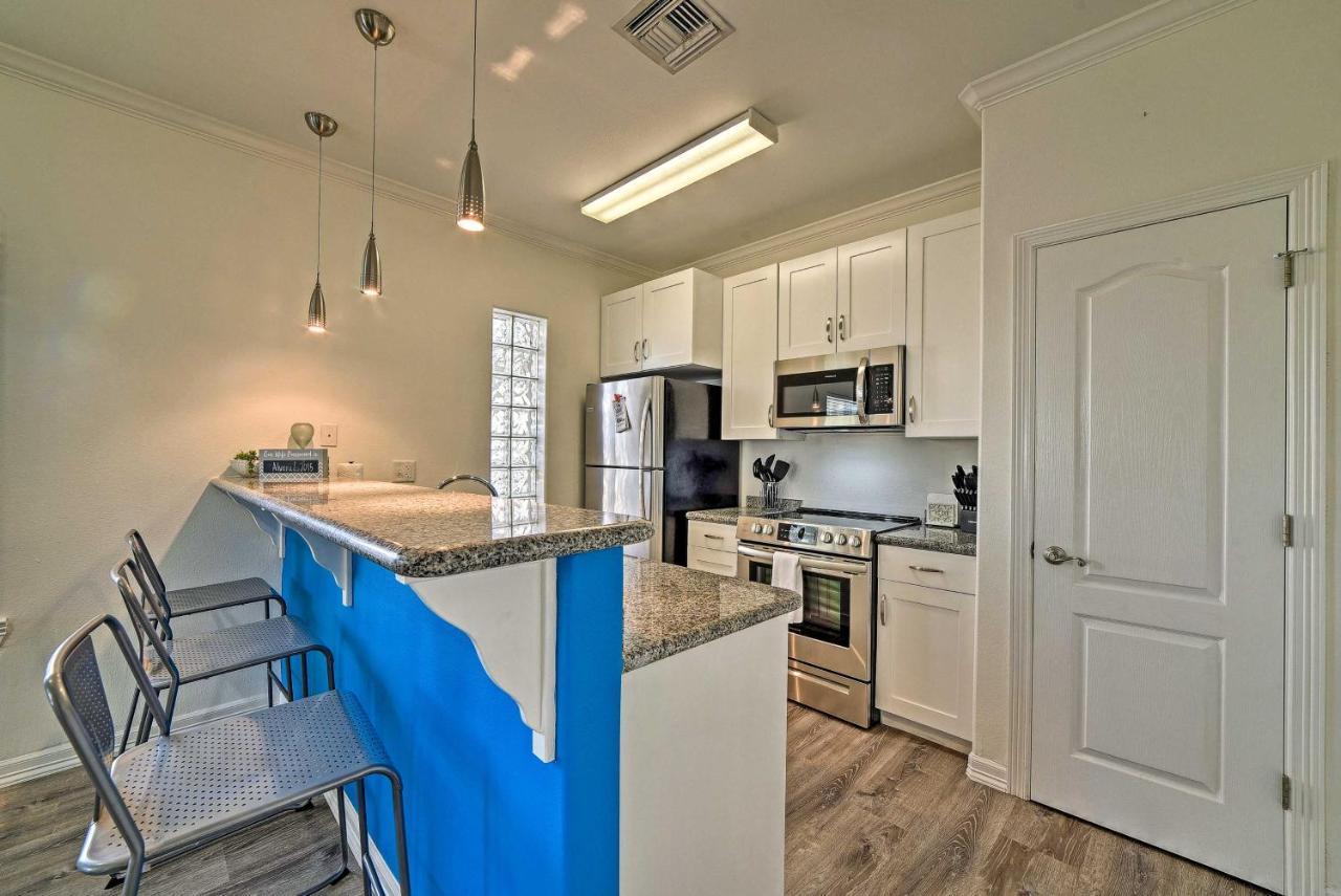 Modern Island Condo With Pool Steps To The Beach! South Padre Island Esterno foto