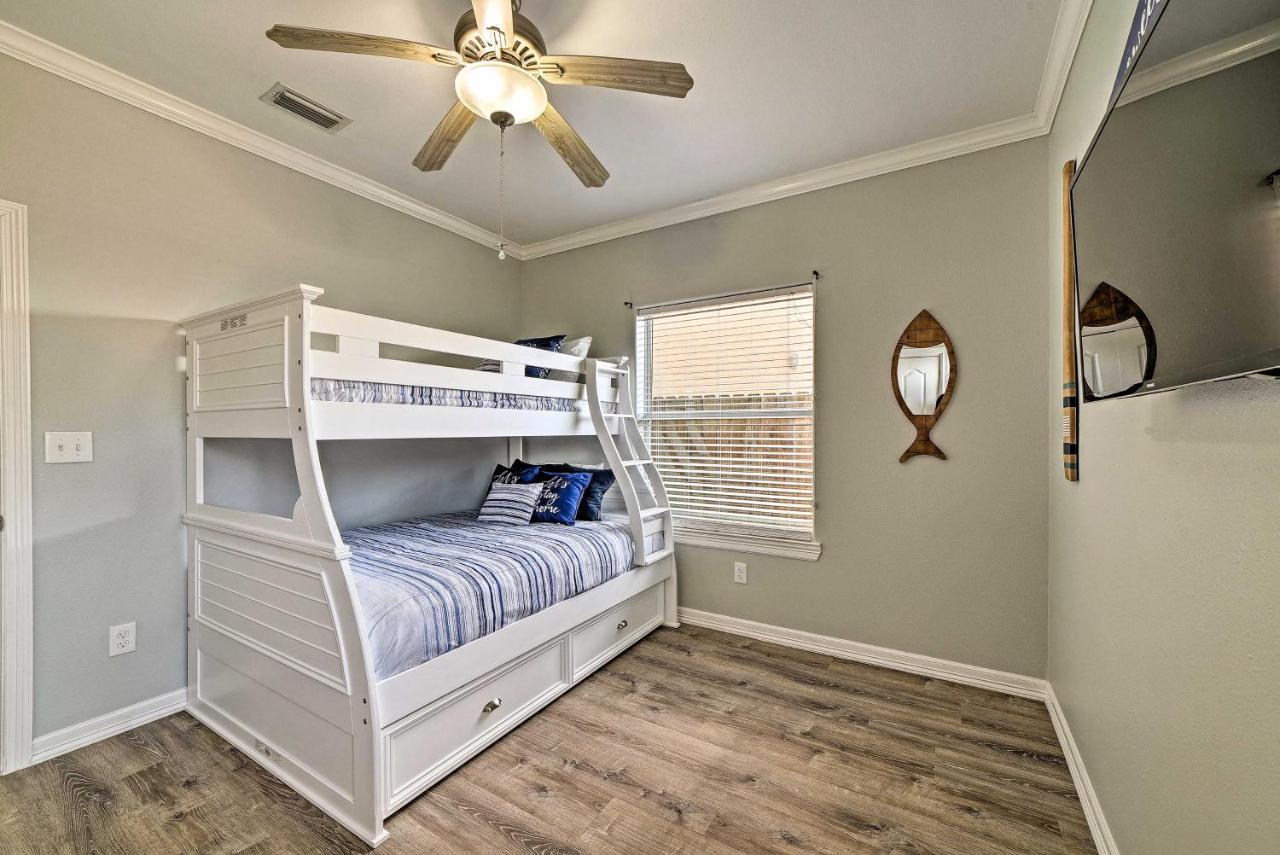 Modern Island Condo With Pool Steps To The Beach! South Padre Island Esterno foto