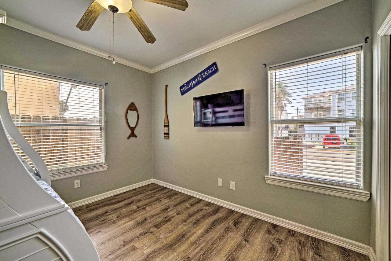 Modern Island Condo With Pool Steps To The Beach! South Padre Island Esterno foto